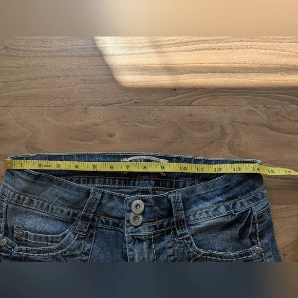 Wallflower Relaxed Blue Jeans with Vintage Fading - Picture 6 of 10